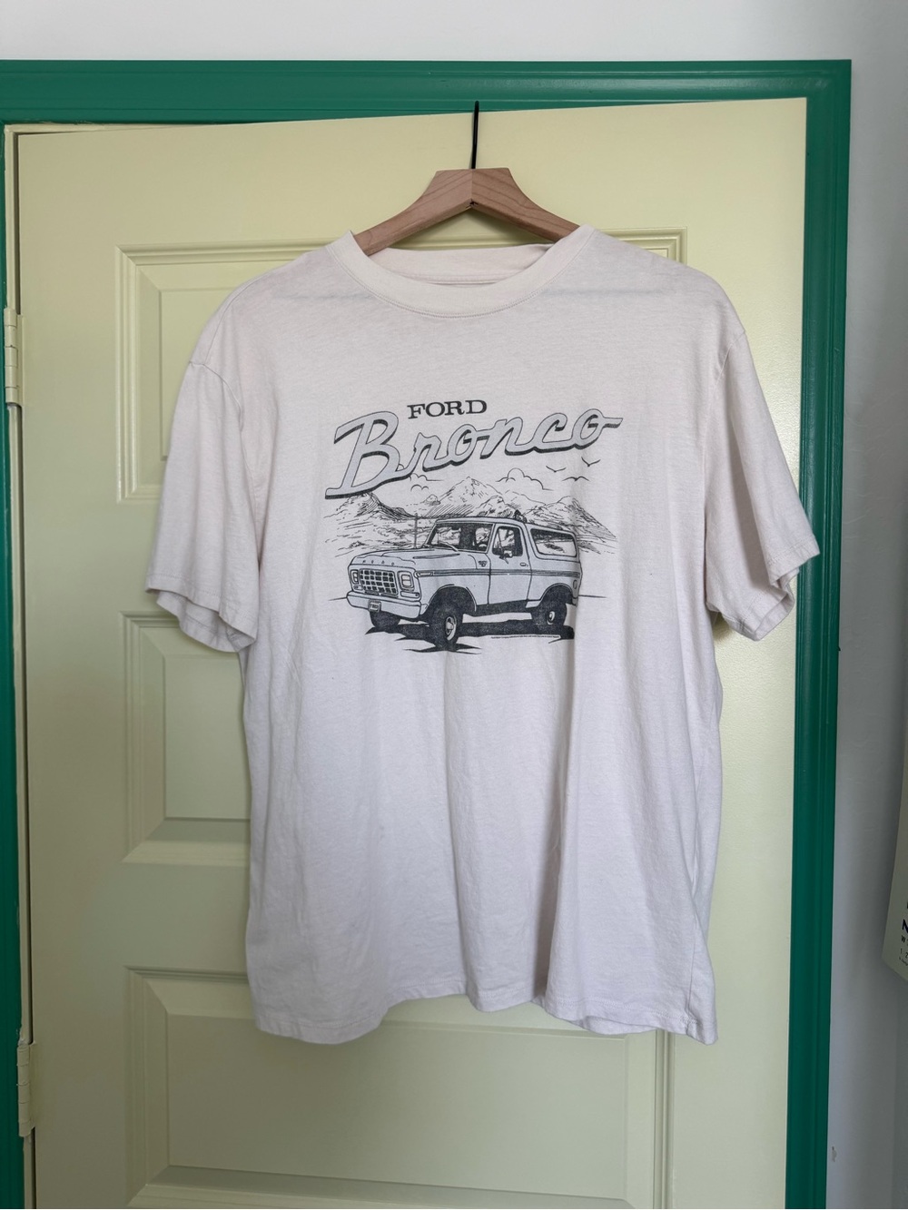 Abercrombie & Fitch White Graphic Tee with Bronco Illustration